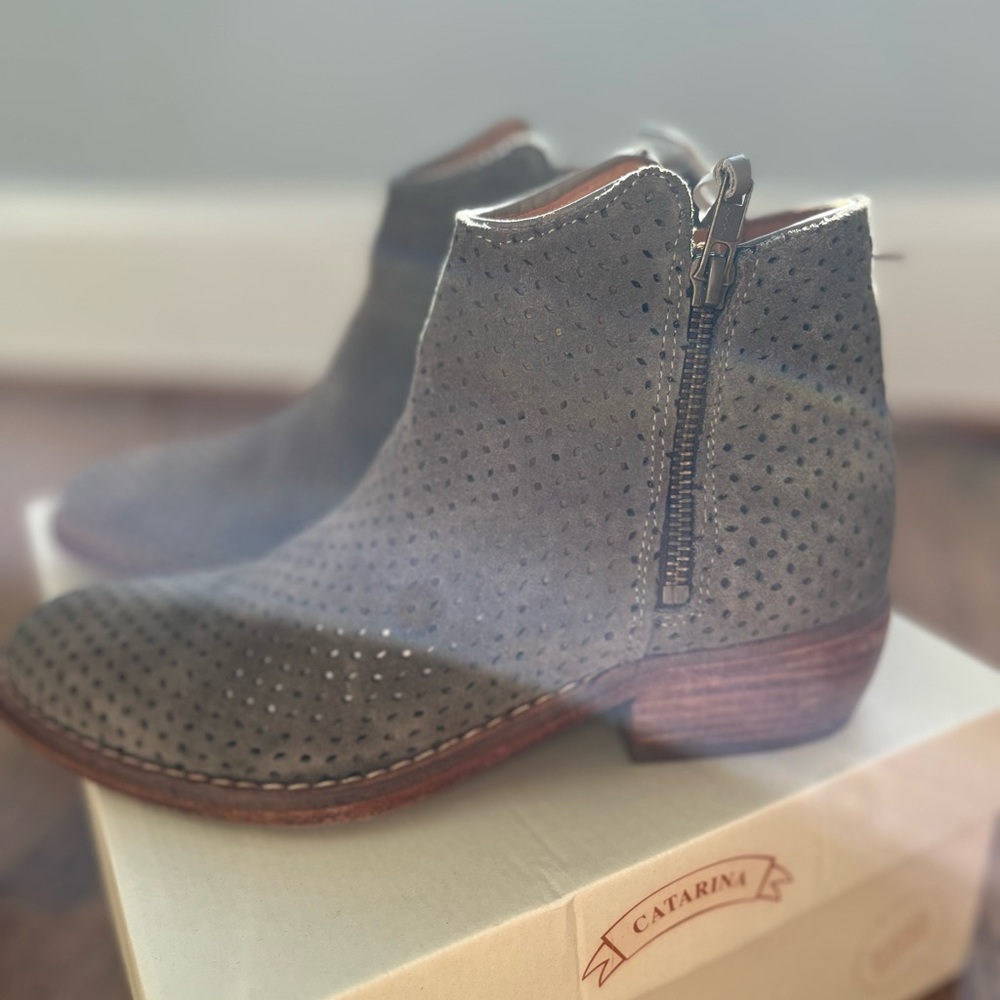 Sundance Natural Elements Boots, size 38, color Elephant, Leather - Picture 12 of 13